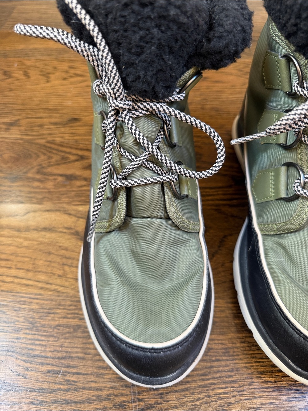 Sorel Women’s Explorer Carnival Hiker Green Fleece Lined Boot Size 8 - Picture 2 of 8
